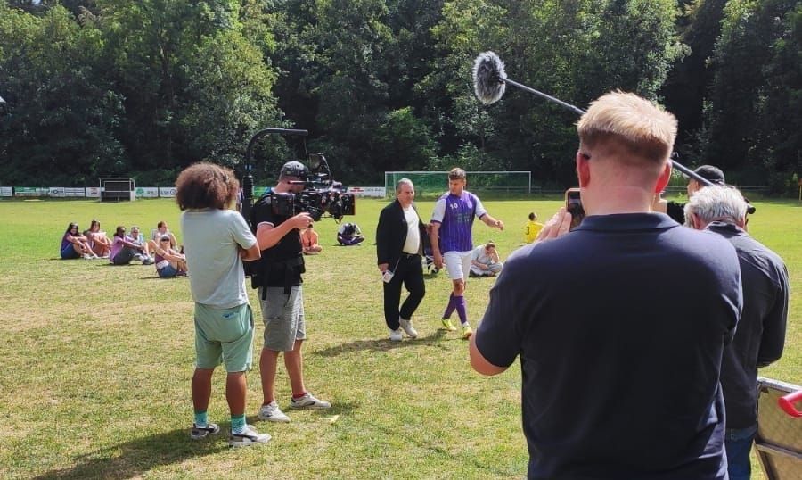 Endlich erscheint eine Fernsehserie über Amateurfußball
