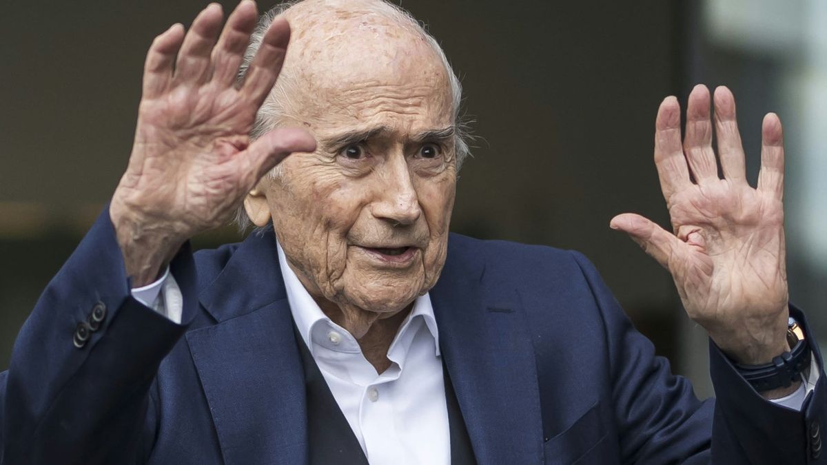 Spitze gegen Infantino: Blatter ruft zum Widerstand auf