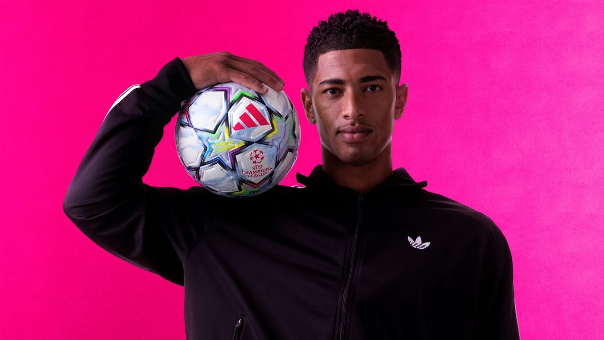 Jude Bellingham mit dem neuen Ball