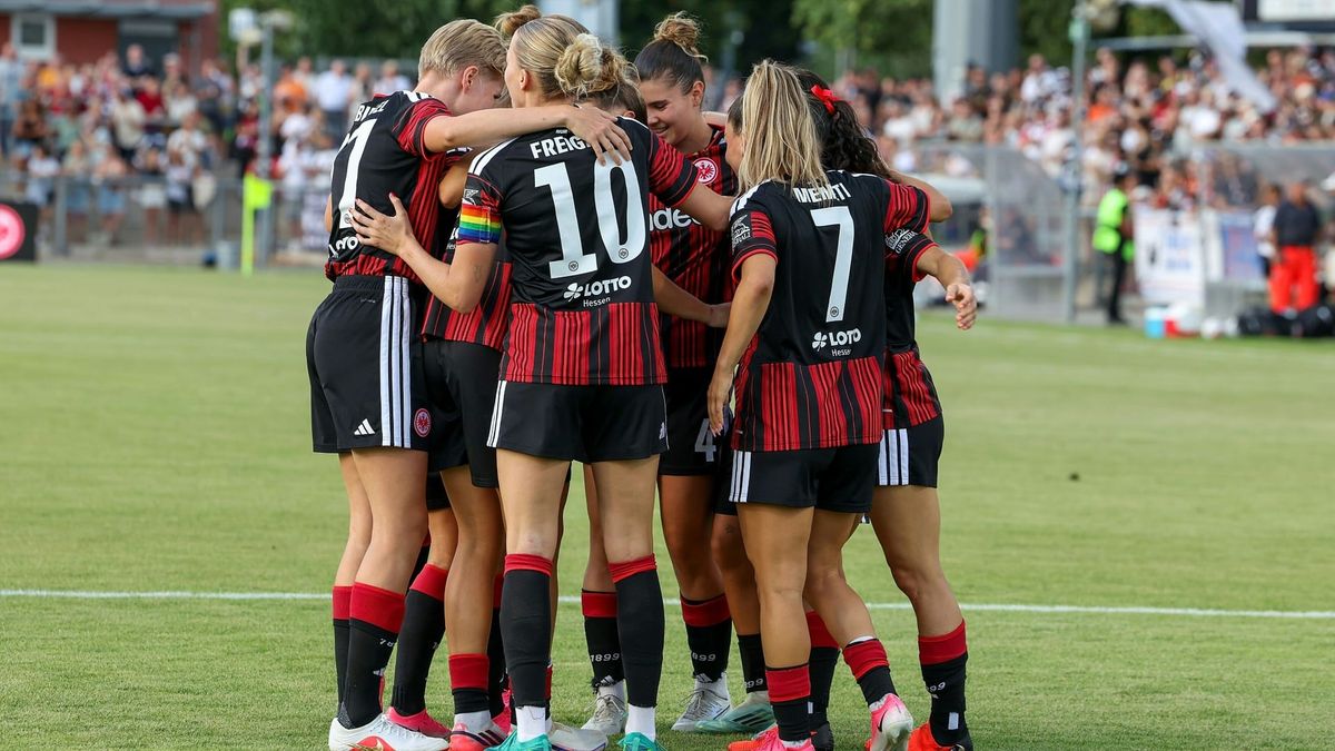 Frankfurt hat mit Nikosia keine Mühe