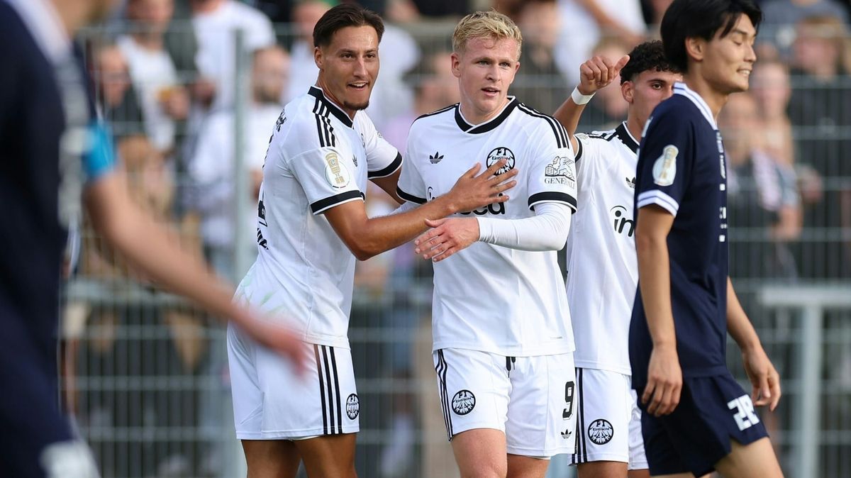 Jonathan Burkardt (2.v.l.) und Co. dominieren