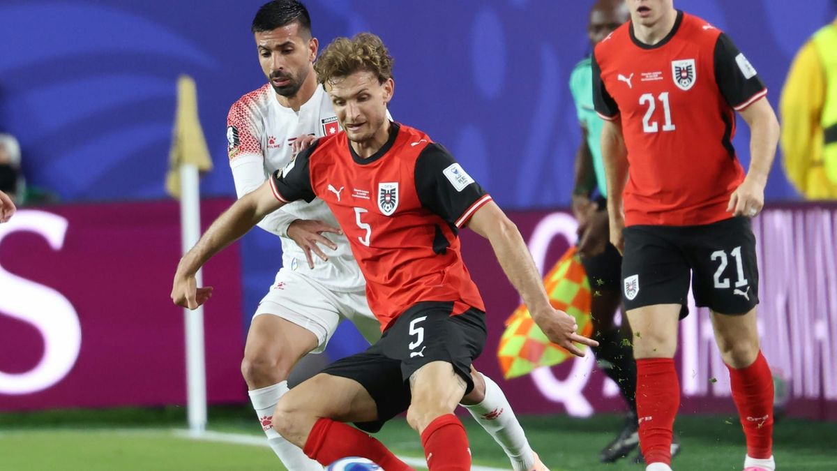 Posch (Mitte) im WM-Spiel gegen Jordanien