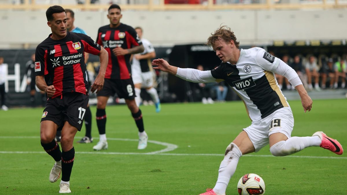 Elversbergs Torschütze Cole Campbell gegen Lucas Vasquez