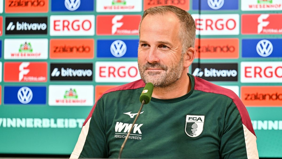 Trainer Manuel Baum vom FC Augsburg