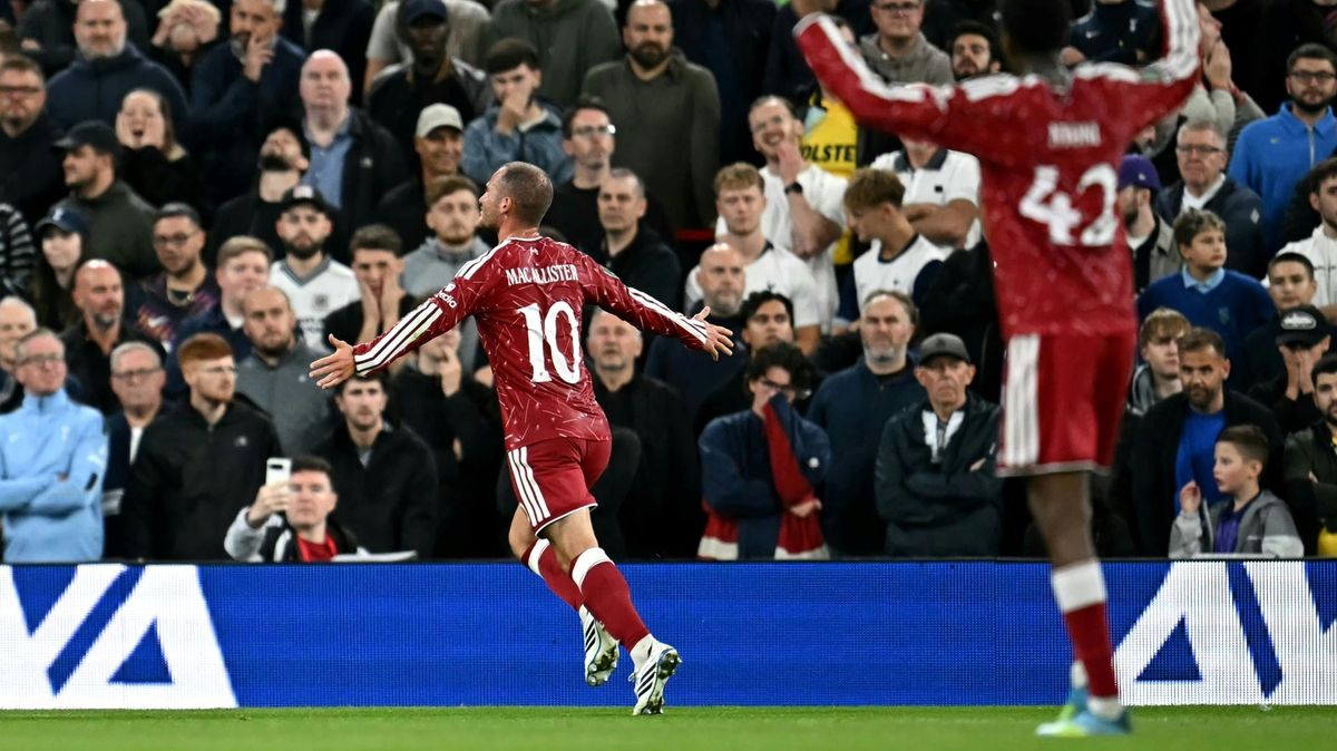 Liverpools Alexis Mac Allister feiert sein Tor