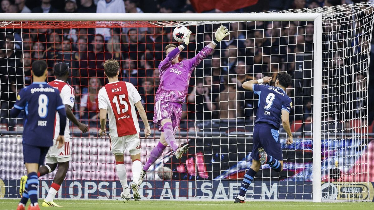 Marc-André ter Stegen ist beim 0:1 gegen PSV machtlos