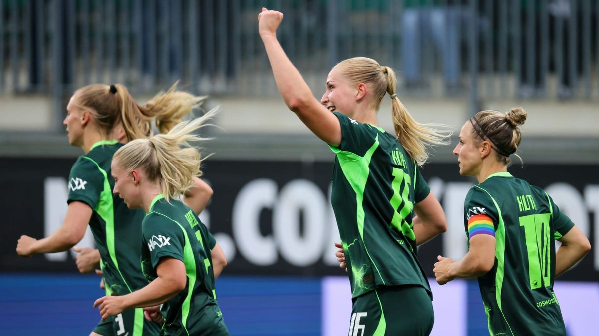Camilla Küver (M.) schießt Wolfsburg zum Sieg