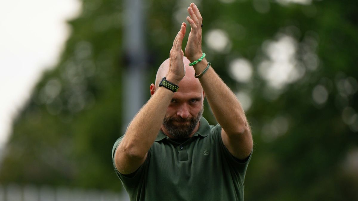Trainer Stephan Lerch vom VfL Wolfsburg