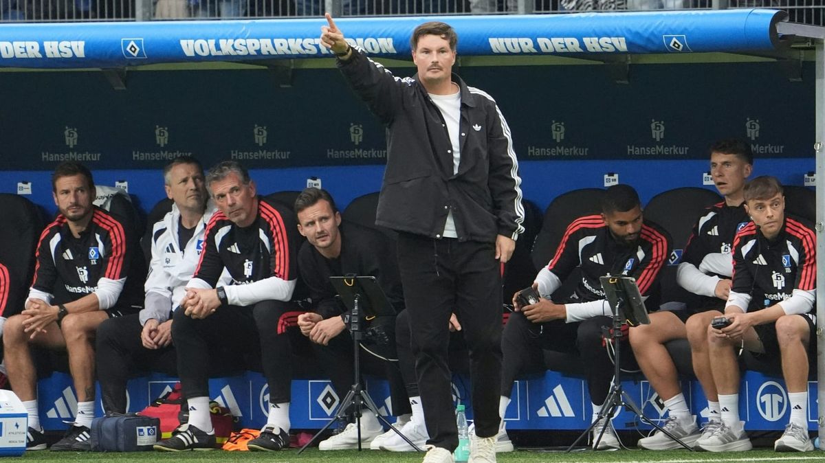 HSV-Trainer Merlin Polzin feiert den ersten Saisonsieg