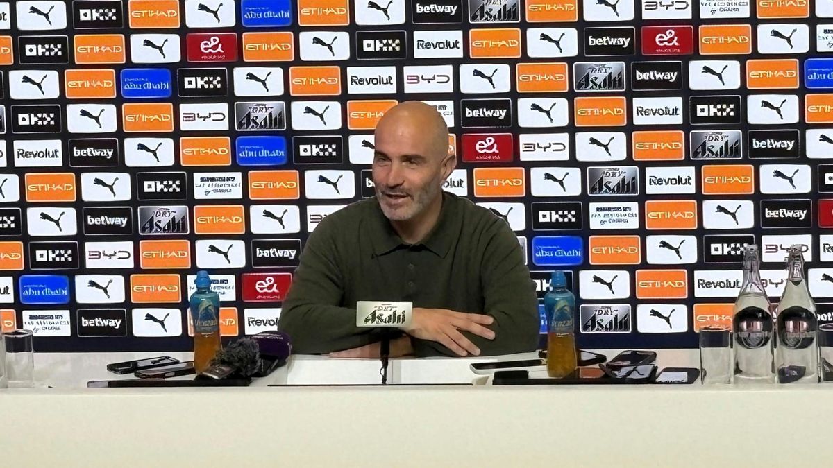 Maresca bei der Pressekonferenz vor Liverpool