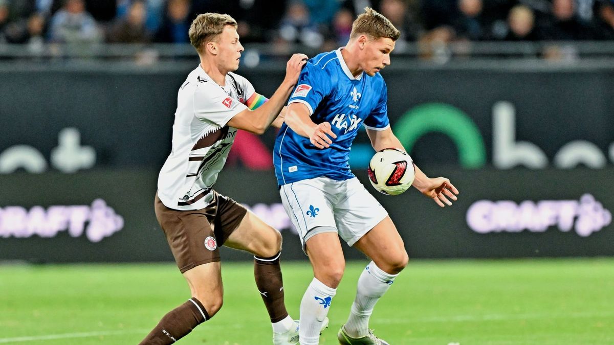 St. Paulis Nemeth (l.) gegen Darmstadts Lakenmacher