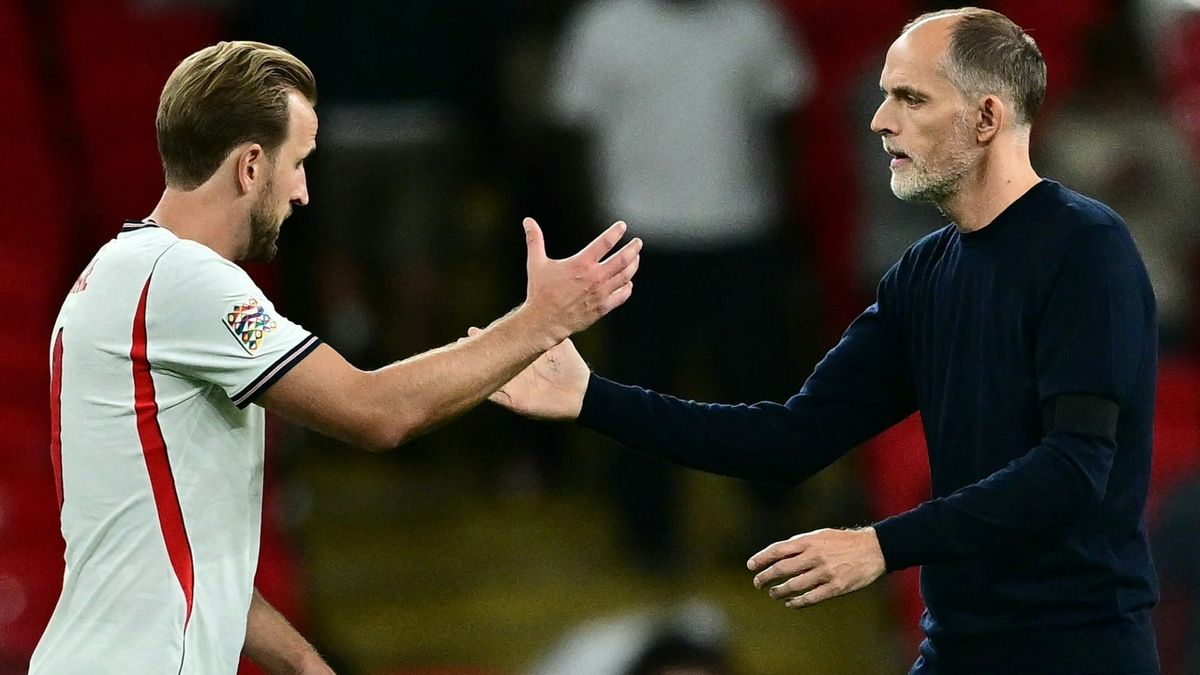 Tuchel (r.) und Kane beim Handschlag