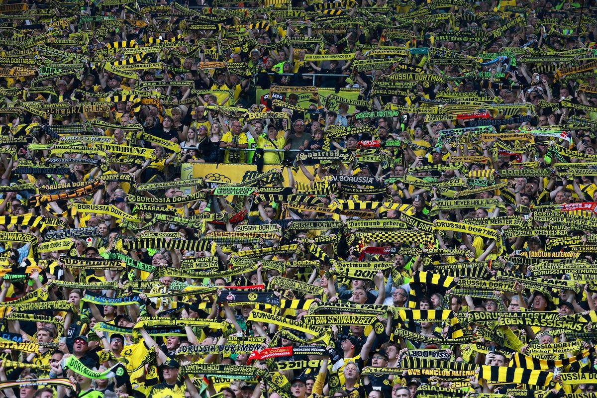 1. Bundesliga - Borussia Dortmund - SC Paderborn am 12.09.2026 im Signal Iduna Park in Dortmund Die Borussia Dortmund Fans auf der Südtribüne Suedtribuene mit einer Schalparade *** 1 Bundesl