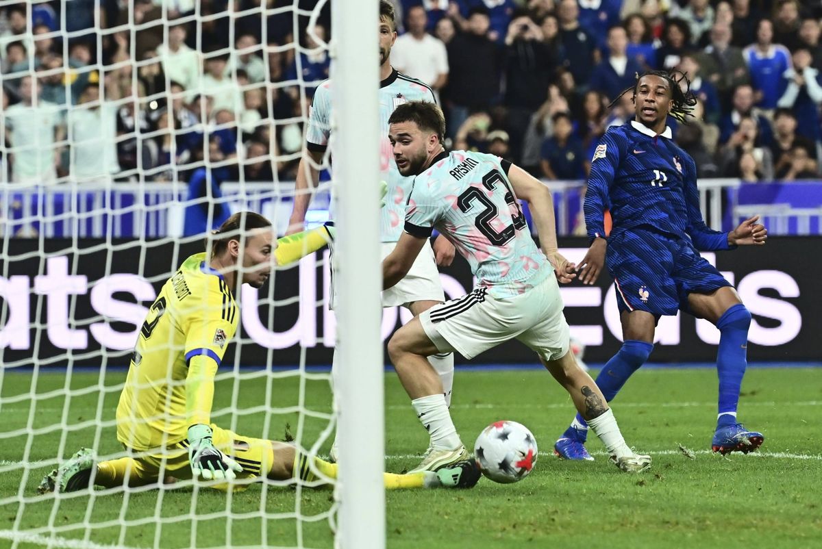 France v Belgium - UEFA Nations League 2026 PARIS, FRANCE - OCTOBER 05 : Olise Michael midfielder of France scores a goal , Vandevoordt Maarten goalkeeper of Belgium during the UEFA Nations 