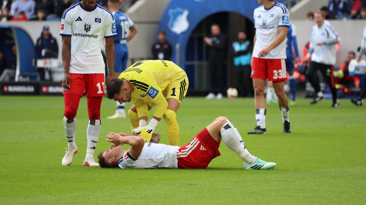 10.10.2026, xrekx, Fussball 1.Bundesliga, TSG 1899 Hoffenheim - Hamburger SV v.l. Nicolai Remberg (Hamburger SV) verletzt, Verletzung, Schmerz, Schmerzen, injured, injury, pain, pains (DFL D