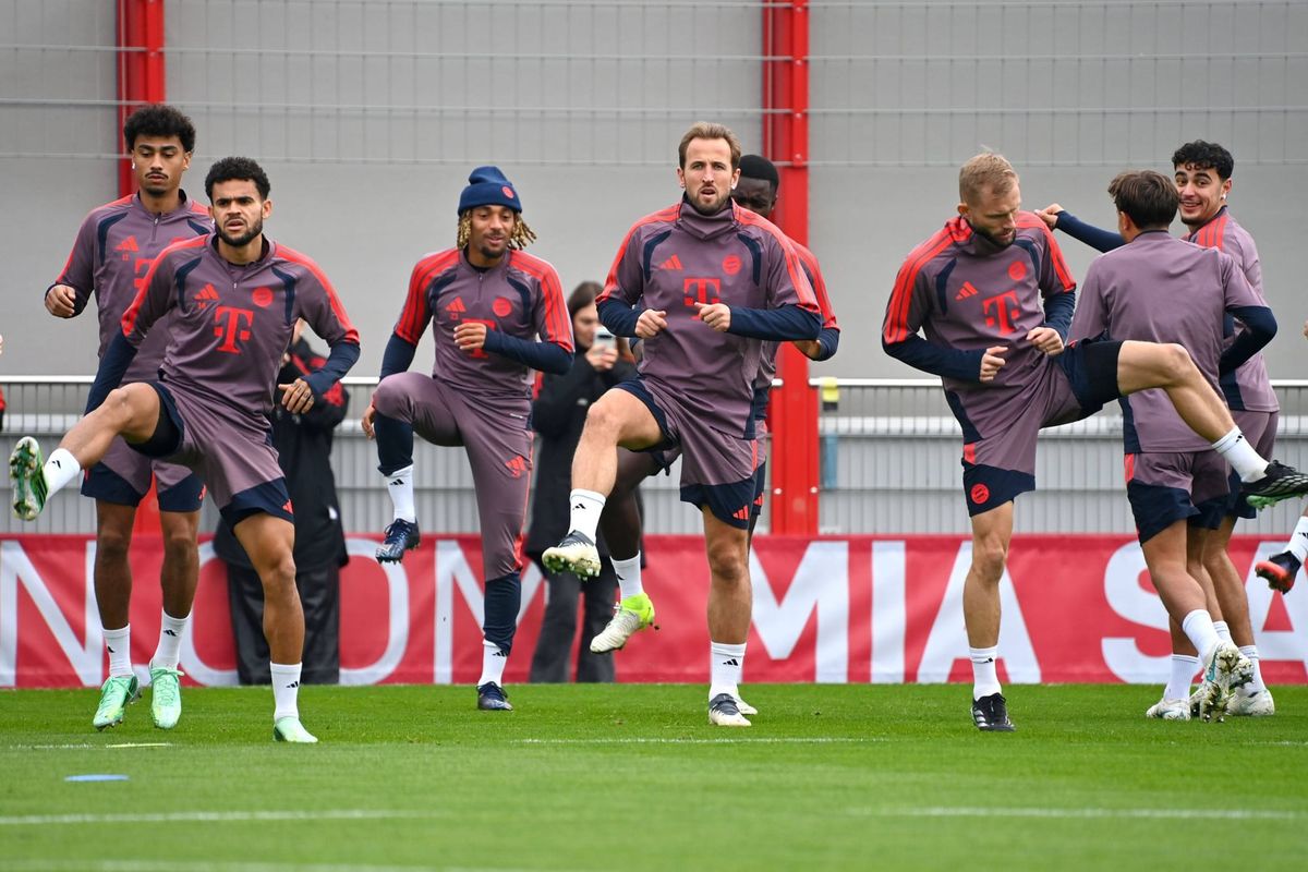 Spieler v.li:Nathaniel BROWN (Bayern Muenchen),Luis DIAZ (Bayern Muenchen),Sacha BOEY,Harry KANE (Bayern Muenchen),Konrad LAIMER (Bayern Muenchen),Aleksandar PAVLOVIC (Bayern Muenchen), Fuss