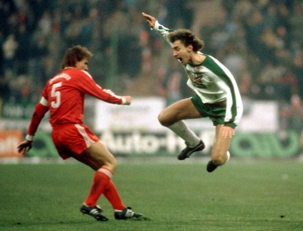 Auge an Rudi: Ein Foul, das Geschichte schrieb