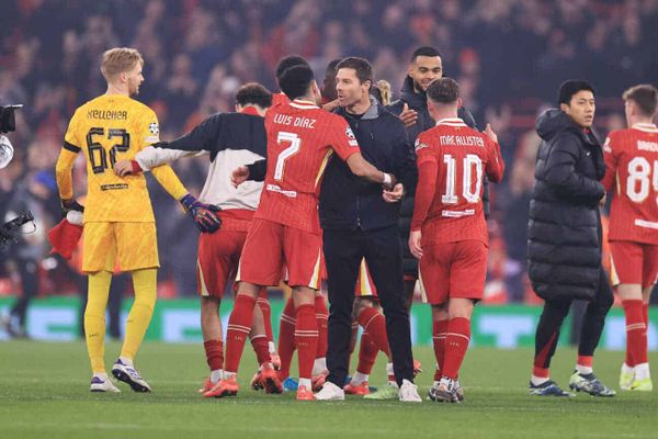 Leverkusen in Liverpool vermöbelt: Alonso kriegt die Krise