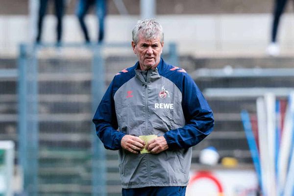 Friedhelm Funkel bringt 1. FC Köln in die erste Liga
