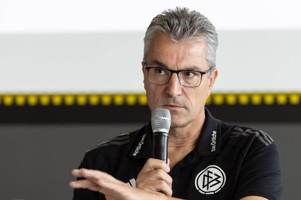 Schiri-Boss verteidigt Zentimeter-Regel – und verkennt, was dem Fußball schadet