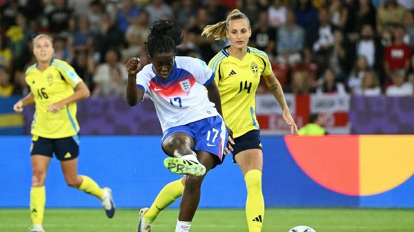 Englands Fußballerinnen überstehen Elfmeter-Krimi gegen Schweden