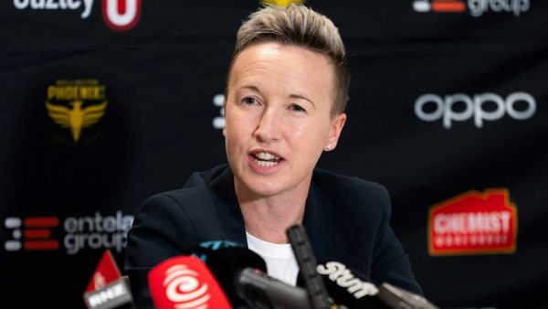 Nach Drohnen-Skandal: Trainerin Priestman hat neuen Job