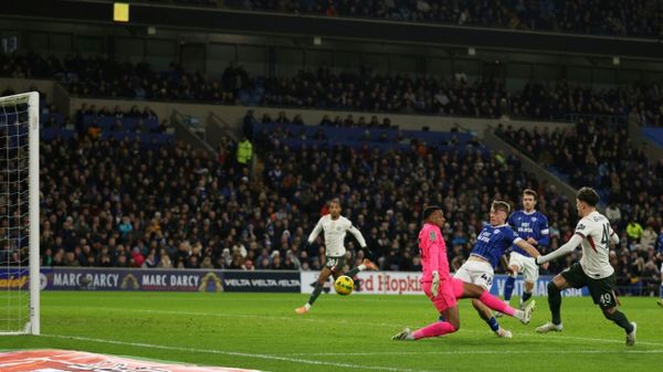 Ligapokal: Chelsea erster Halbfinalist