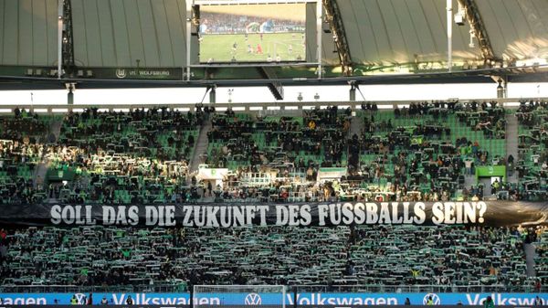 "Schützt eure Kurven": Fans protestieren gegen IMK-Pläne