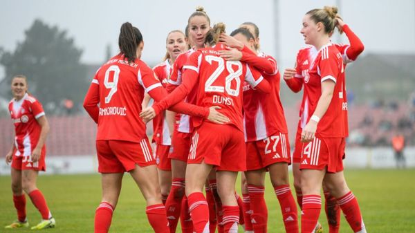 Bayern-Frauen im Viertelfinale, Köln scheitert beim SC Sand