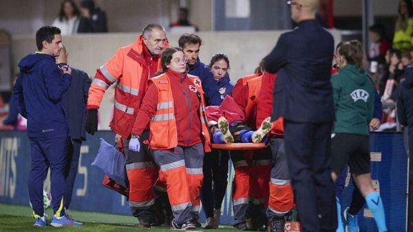 Knie gegen Kopf: Atléticos Medina erleidet Schädel-Hirn-Trauma