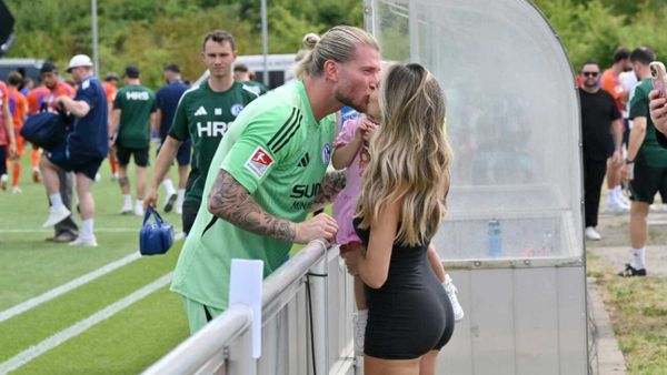 Loris Karius feiert Comeback als Stammtorwart bei Schalke 04