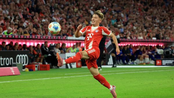 Karl mit Startelf-Debüt - Urbig vertritt Neuer