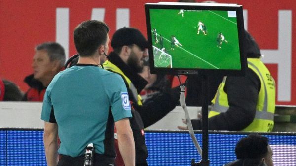 FC Augsburg: Schlotterbeck erbost, Rieder zuversichtlich