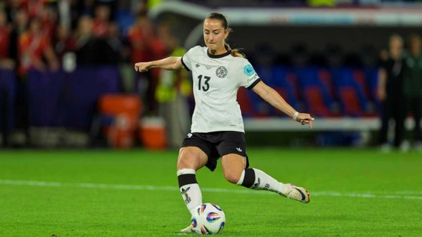 DFB-Frauen mit drei Änderungen - Däbritz beginnt erstmals