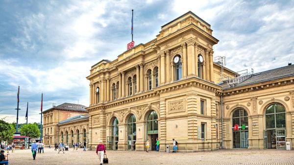 Vor Eintracht-Spiel: Polizist von Mainz-Fans attackiert