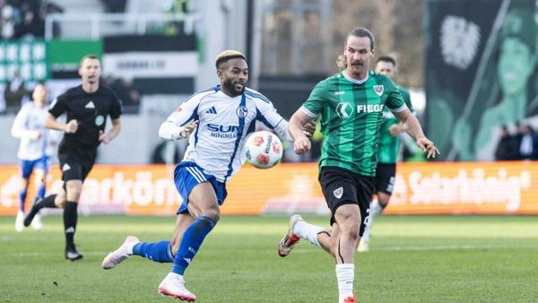 Nullnummer in Münster: Schalke stolpert in Überzahl