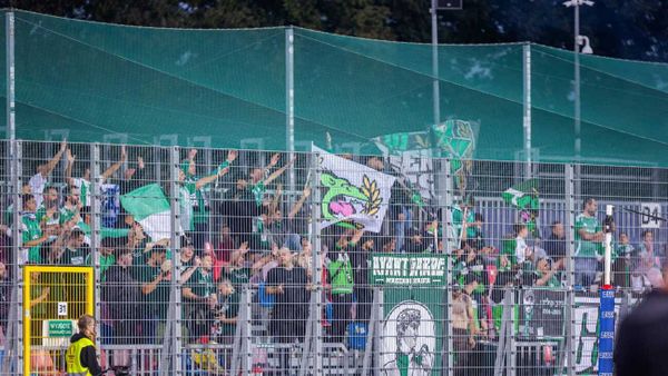 Empörung über "Mörder"-Banner - UEFA ermittelt