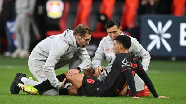 Leverkusen: Fernández fällt mit Knieverletzung aus