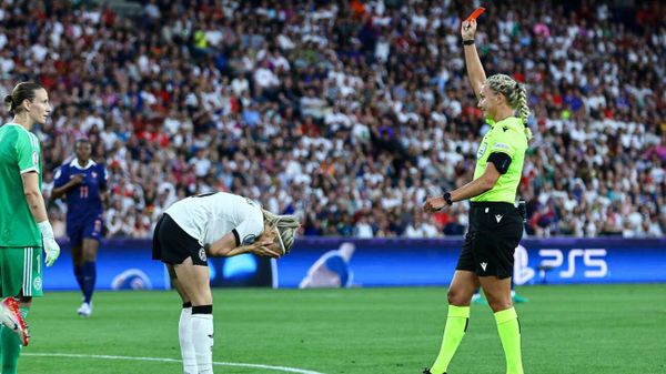 Rückschläge für DFB-Frauen: Platzverweis und Verletzungen