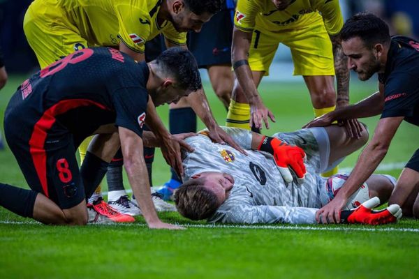 Torwart-Lücke und Eintracht-Biss