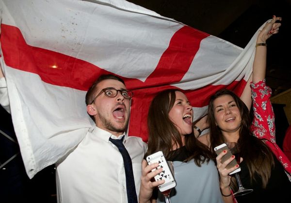 Ab K.o.-Runde: Längere Öffnungszeiten für britische Pubs