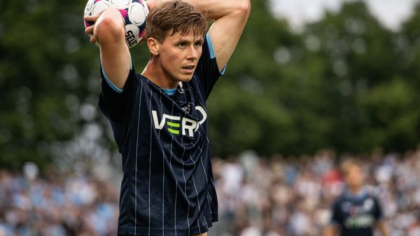 Bochum holt Dänen Olsen - Passlack nach Schottland