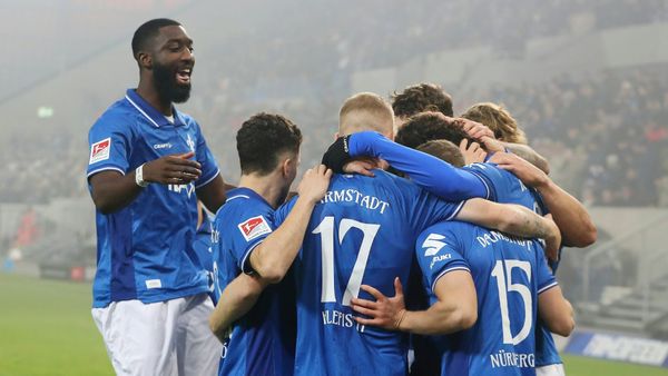 Neuer Tabellenführer: Darmstadt überrollt Kaiserslautern