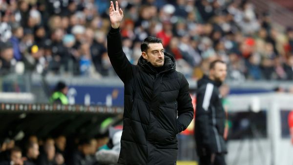 Rieras Heim-Premiere glückt: Frankfurt gewinnt Krisenduell