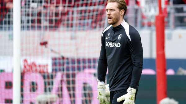 Freiburg verlängert mit Ersatzkeeper Müller