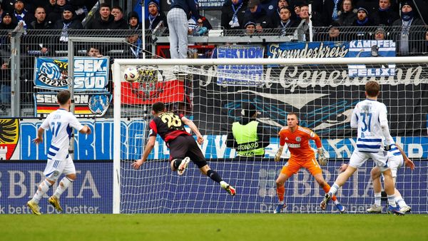 Duisburg geht unter - Verl neuer Tabellenführer