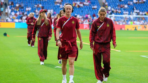 WM-Quali: DFB-Frauen mit Wamser, Schüller und Kleinherne