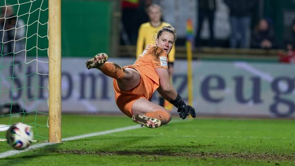 Bayer-Kapitänin Repohl beendet ihre Karriere