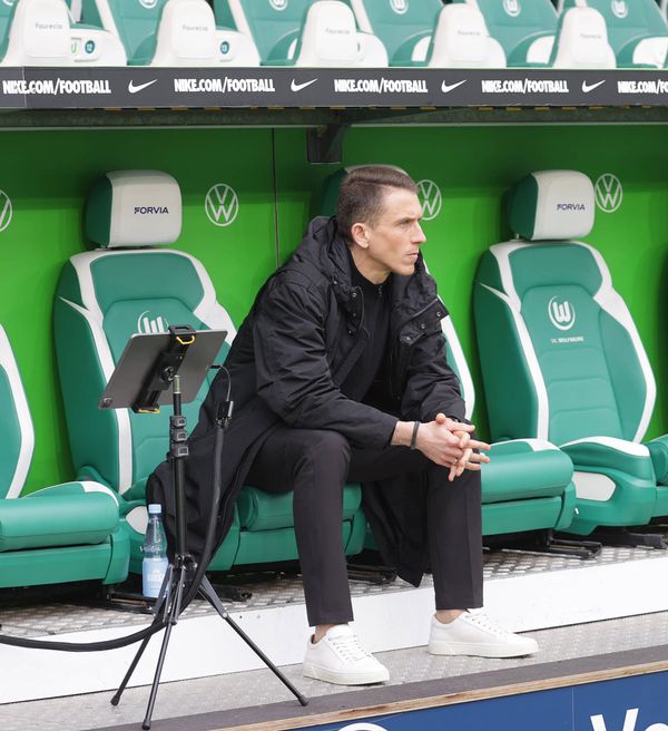 VfL Wolfsburgs Trainer redet von Familienleid – statt von Lösungen im Abstiegskampf