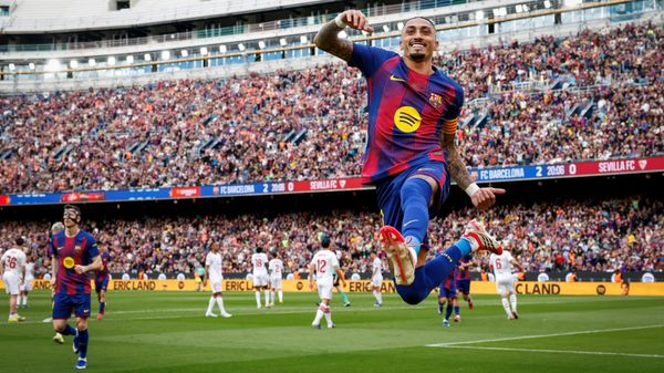 Barca hält Real auf Distanz